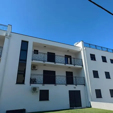Emanuel Apartment *